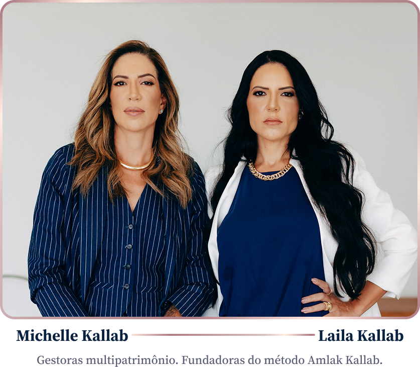 As sócias-fundadoras da Amlak Kallab, de ternos e expressões confiantes, lado a lado, expressando a elegância e a solidez que marcam a atuação da empresa em gestão patrimonial